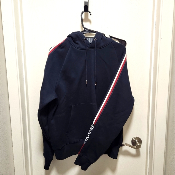 Tommy Hilfigee hoodie - Picture 1 of 3